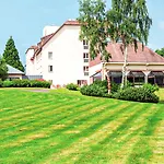 Отель Les Jardins De Deauville Сен-Мартен-о-Шартрен