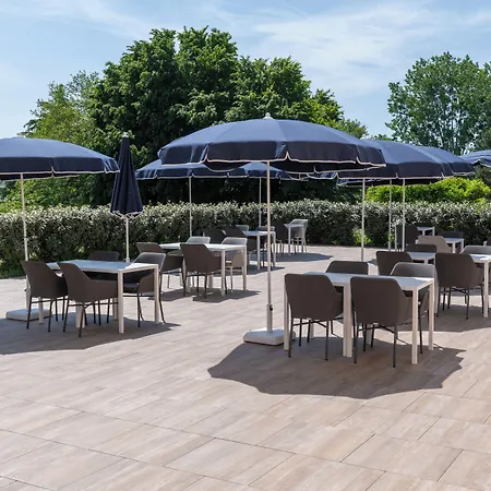 호텔 Les Jardins De Deauville 4*